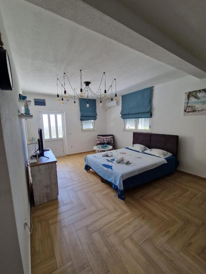 Studio Apartman Happy Home Tivat Kültér fotó