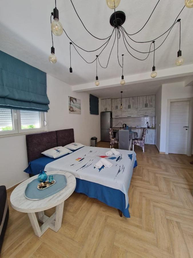 Studio Apartman Happy Home Tivat Kültér fotó